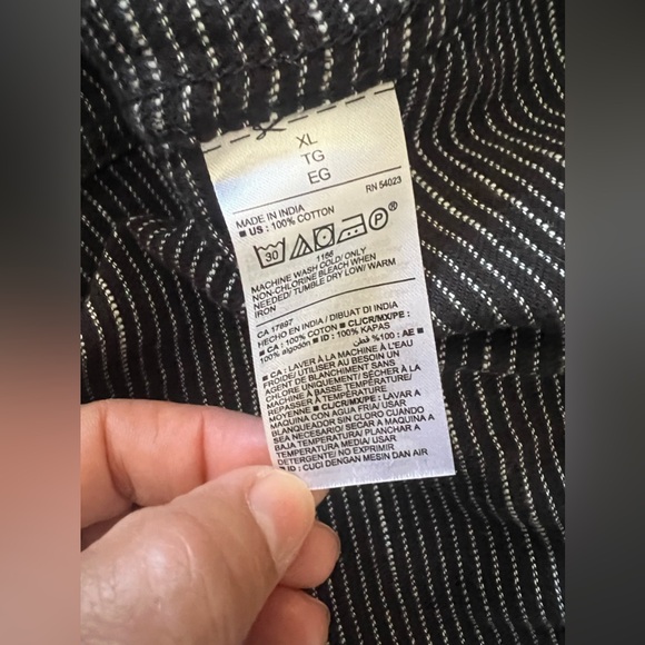 Old Navy Relaxed fit Short Sleeve shirt size XL - Picture 5 of 7